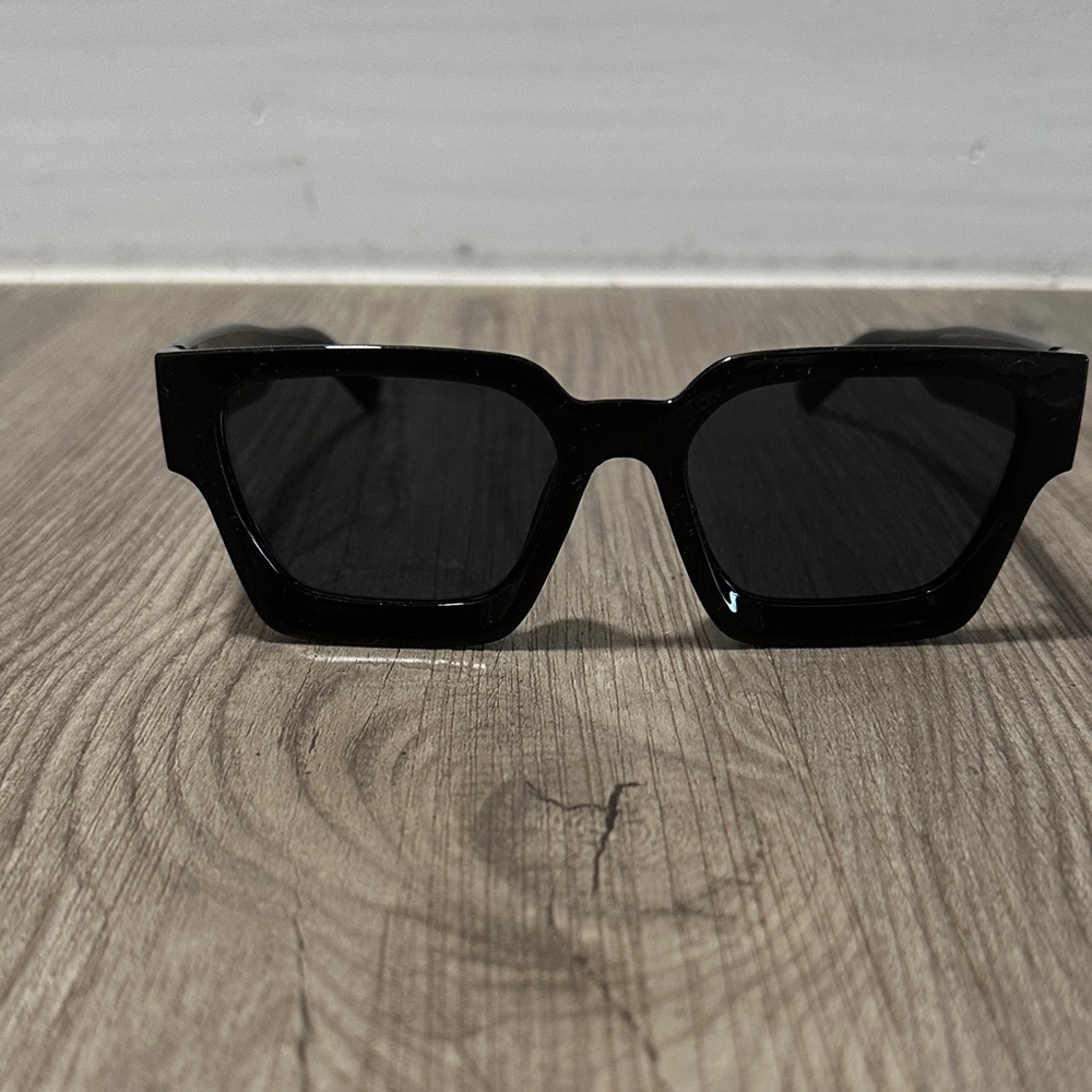Unisex Black Square Sunglasses